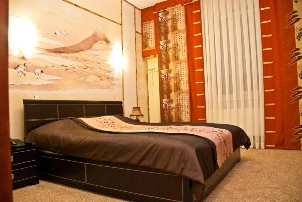 Coliseum Hotel Khmelʼnytsʼkyy Quarto foto