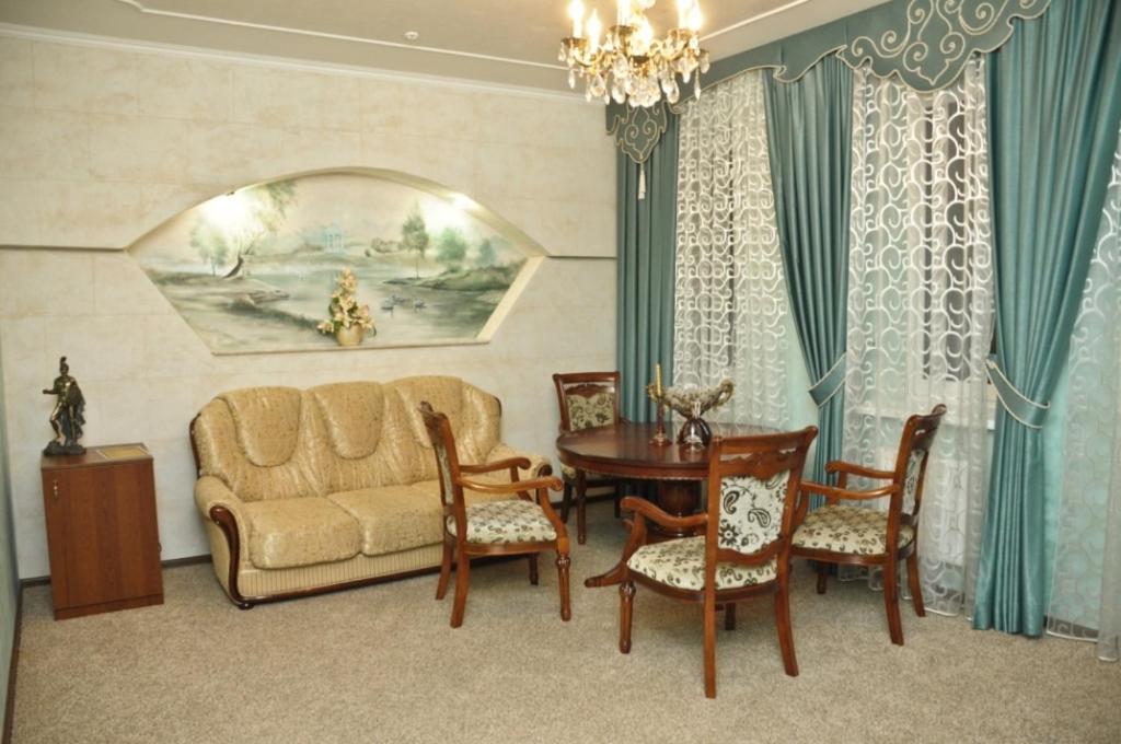 Coliseum Hotel Khmelʼnytsʼkyy Quarto foto